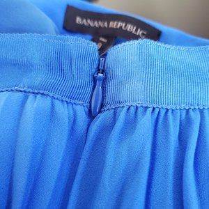 Tags Still On, Banana Republic Cerulean Blue Pleated Skirt, Silk Lined, Size 8